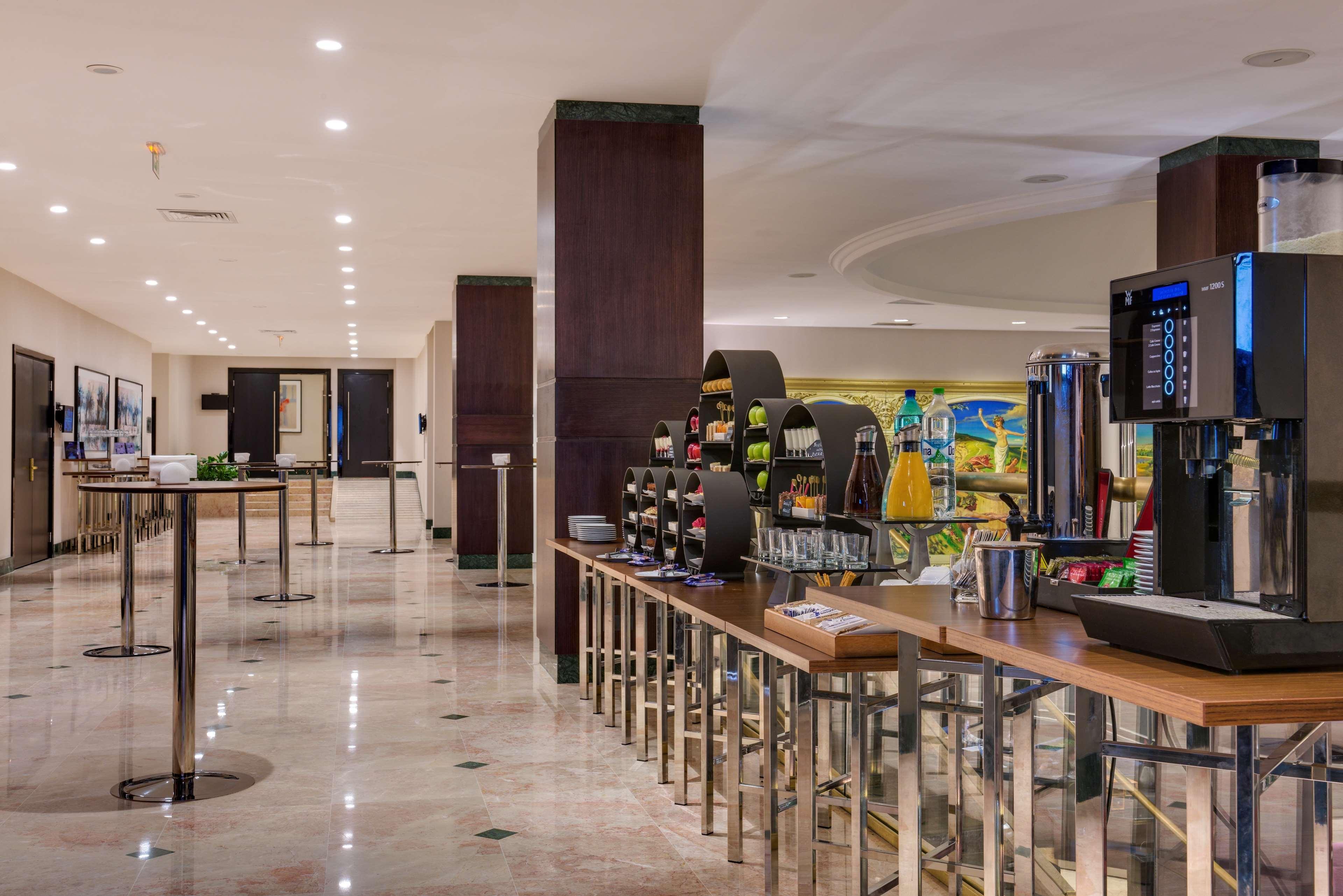 Radisson Blu Leogrand Hotel Chisinau Exterior foto