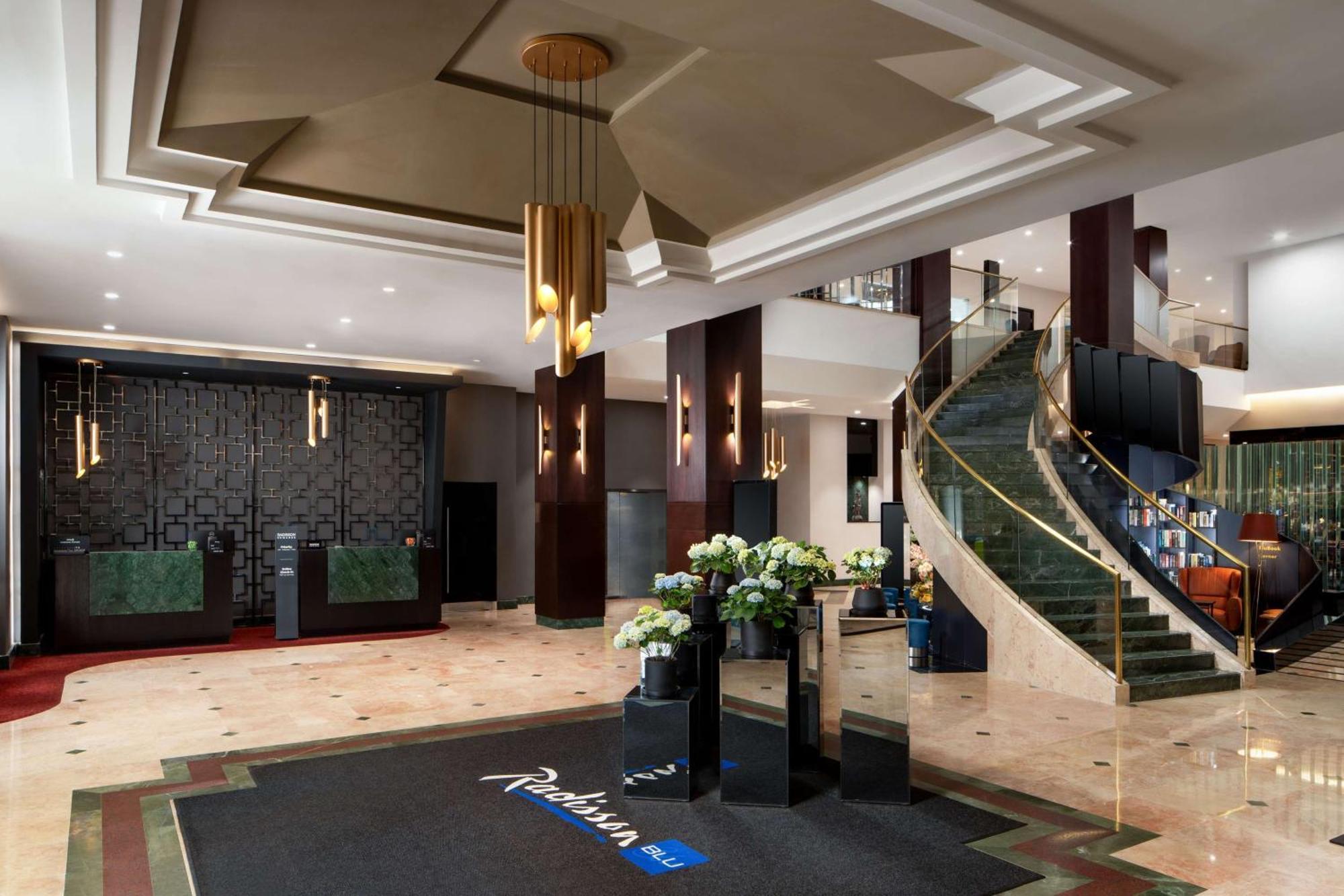 Radisson Blu Leogrand Hotel Chisinau Exterior foto
