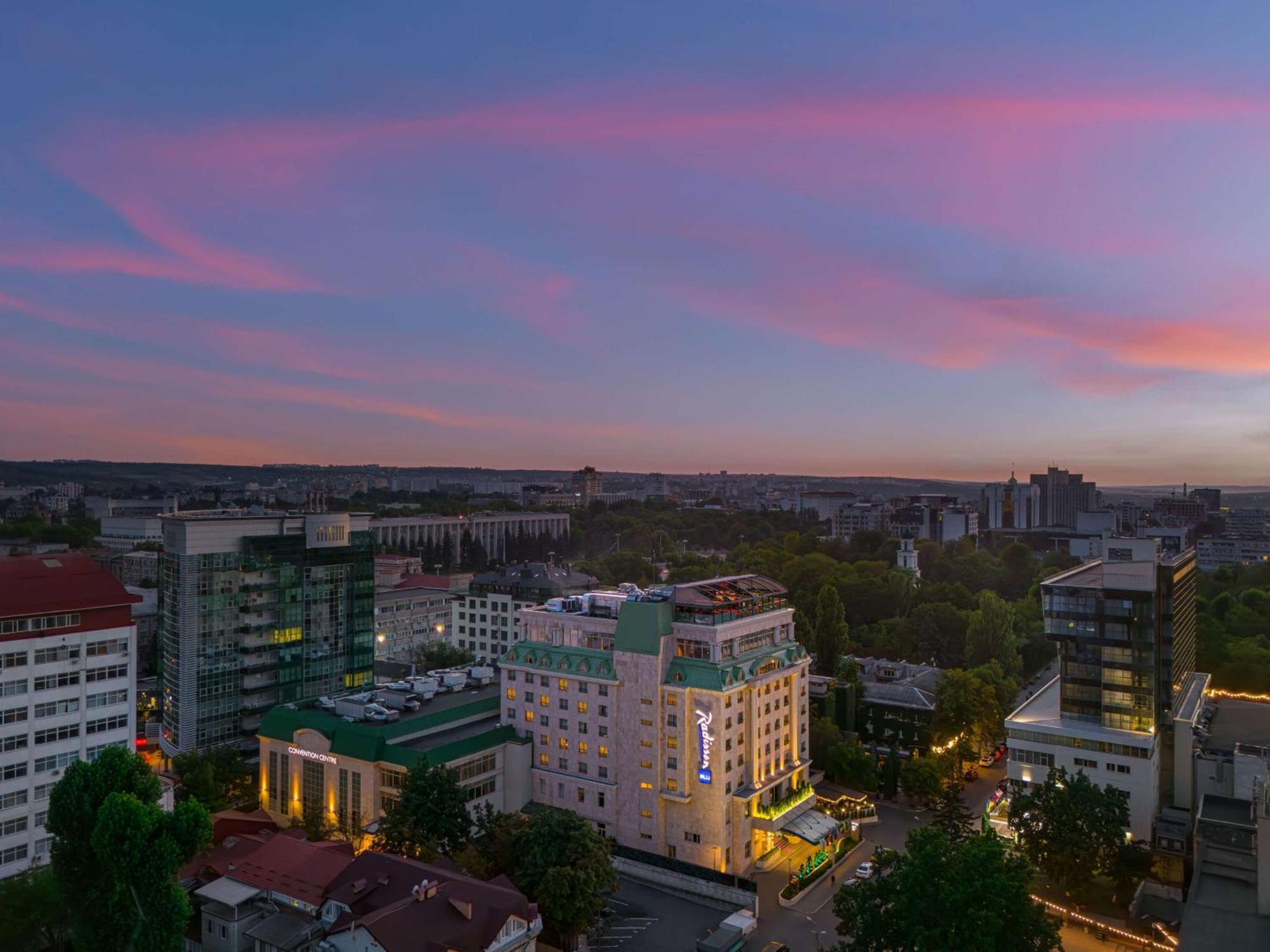 Radisson Blu Leogrand Hotel Chisinau Exterior foto